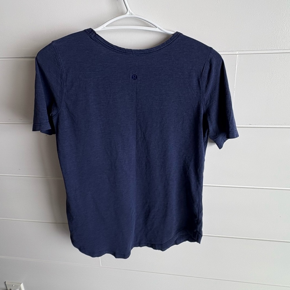 lululemon athletica Men’s Navy Short Sleeve Tee - Crew Neck